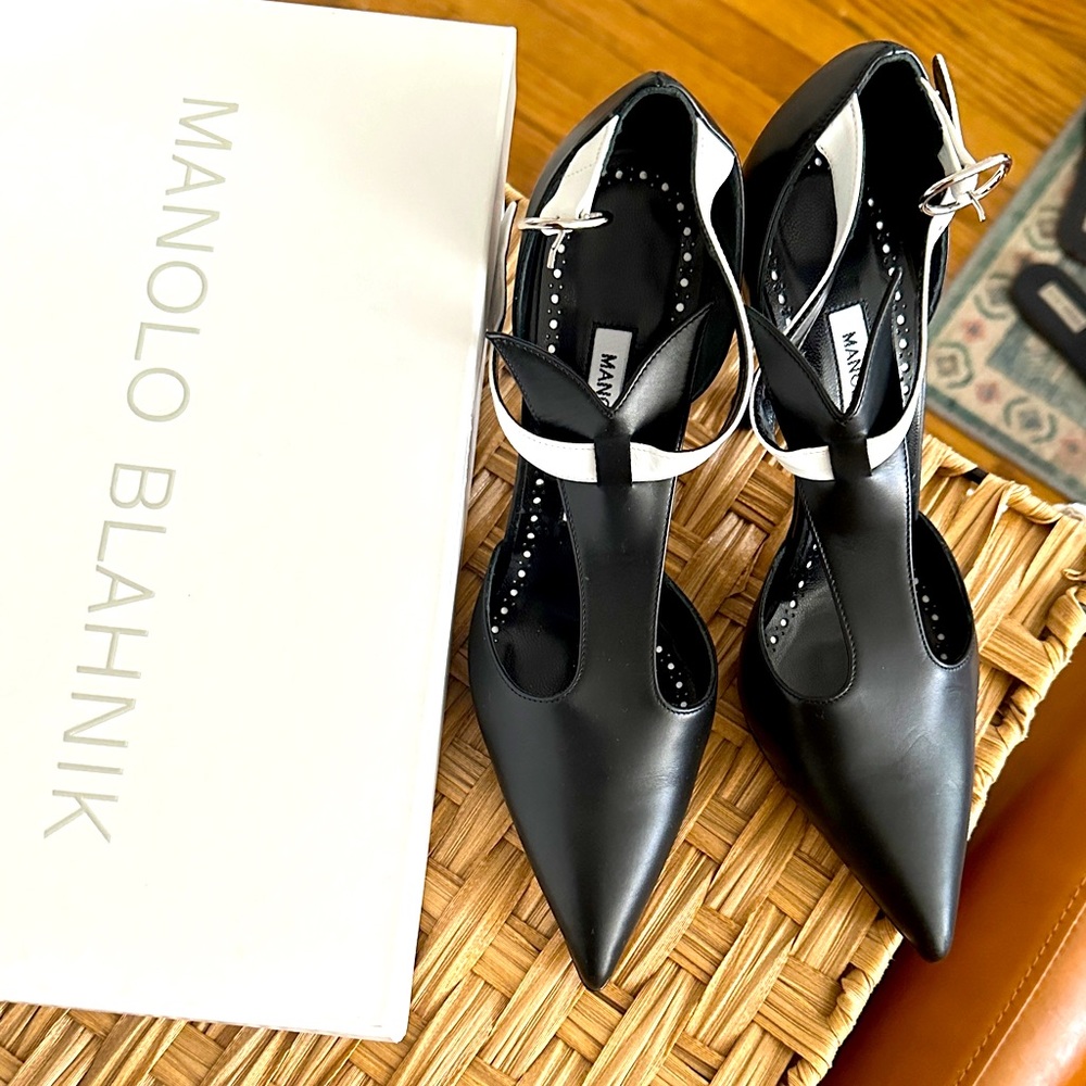 Never worn Manolo Blahniks tuxedo pumps